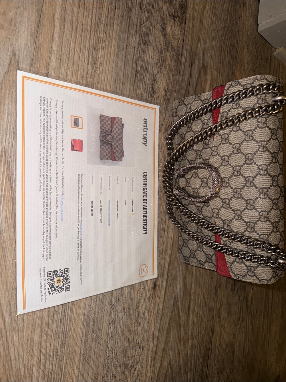 Gucci GG Supreme Beige Canvas Shoulder Bag with Red Accent